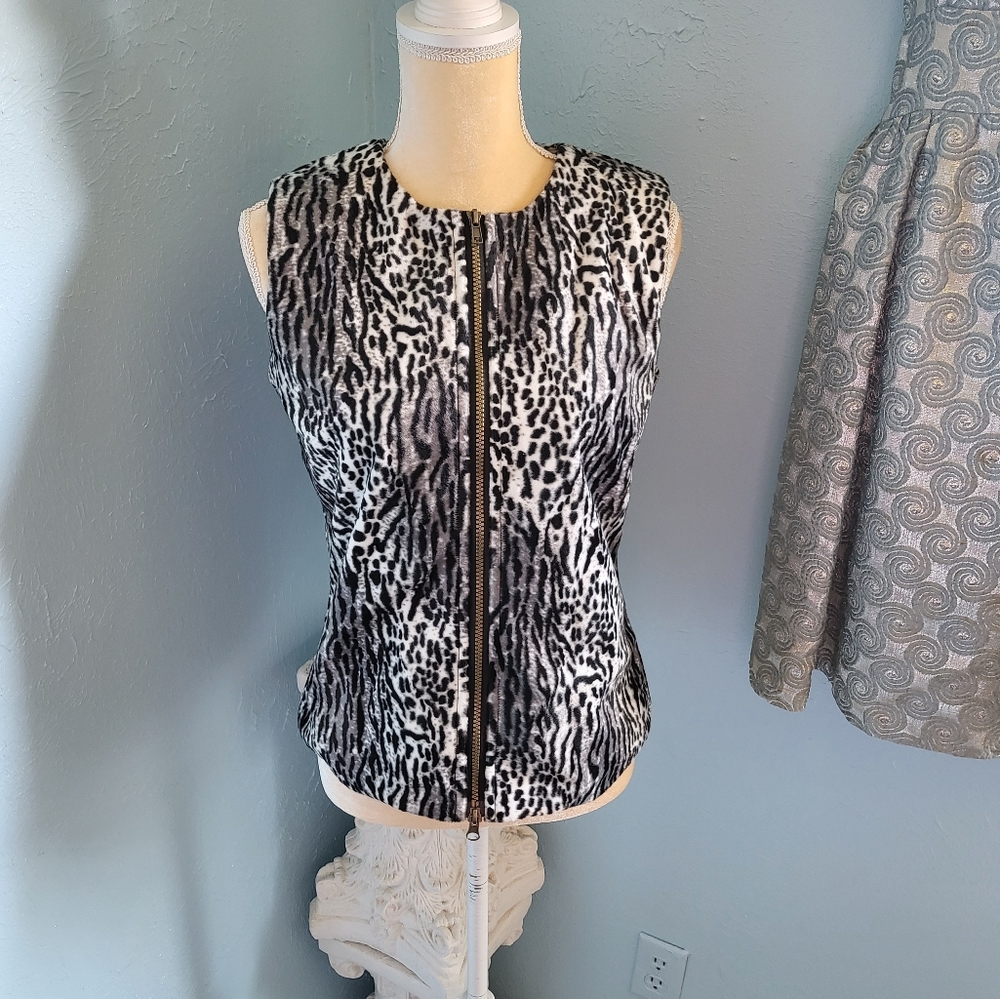Jordan animal print faux fur vest B57